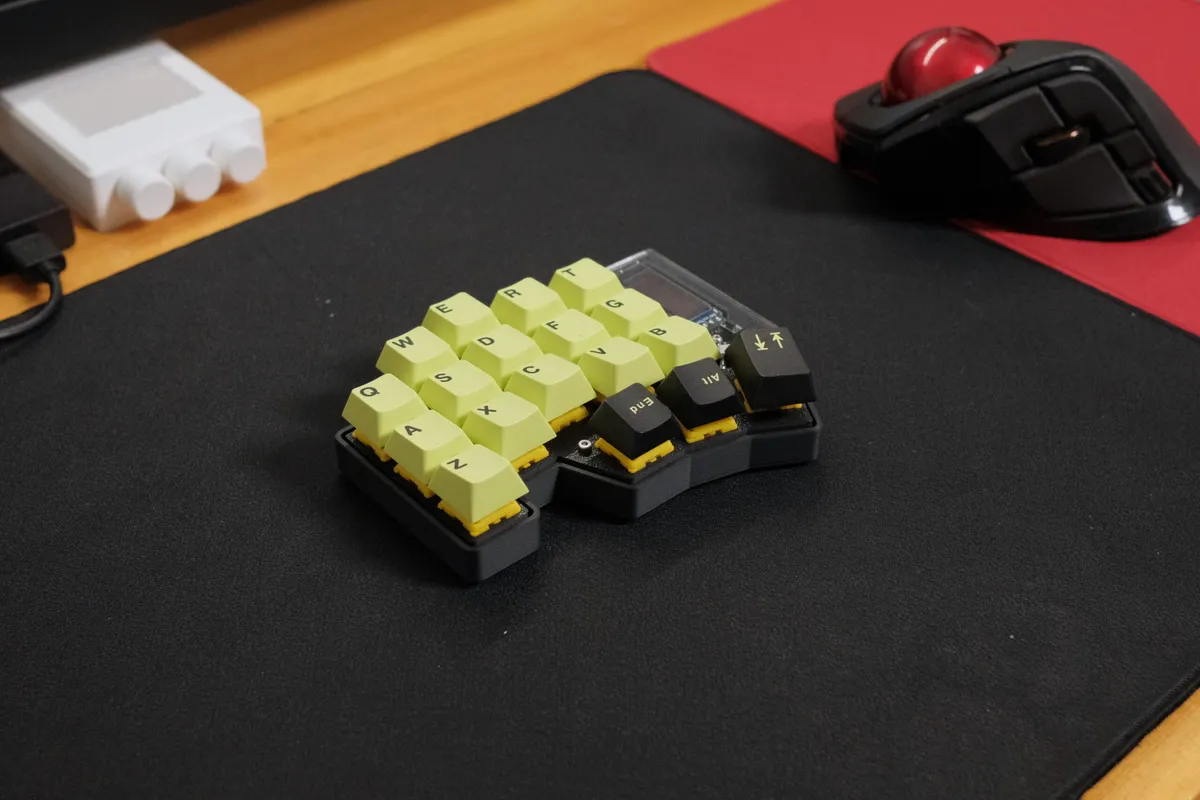 Posture Atelier Fifi MX Barebones Keyboard